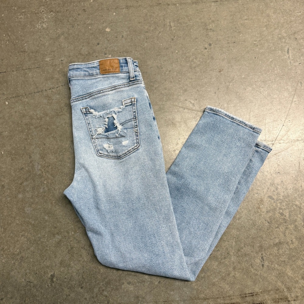 American Eagle Mom Jean Womens 4 Light‎ Wash Distressed Ripped High Rise Stretch